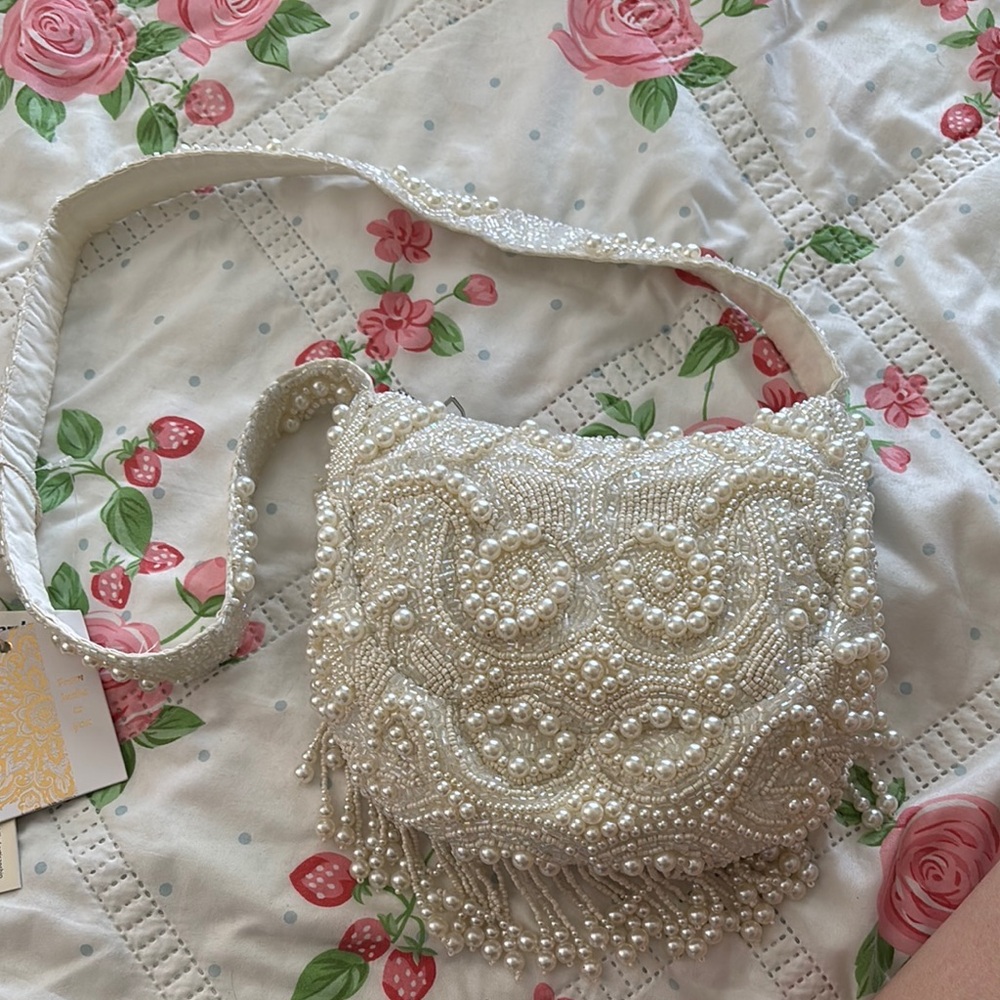 White Ornate Shoulder Bag with Intricate Beadwork